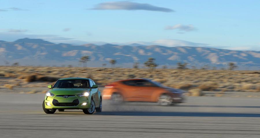  Hyundai Veloster 2011 года  (фото 15 из 184)